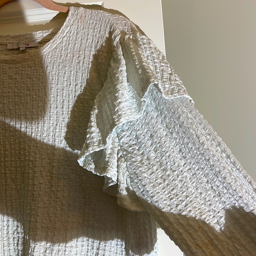 Francesca's Ruffel Top - Picture 2 of 3